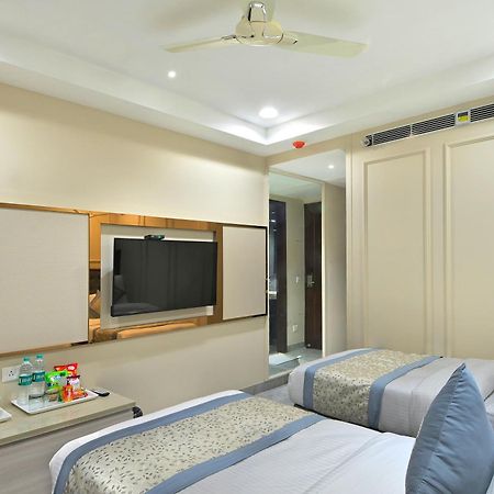 Hotel Sapphire House - 3 Mins Walk From Metro And 5 Mins From Rail Station New Delhi Eksteriør bilde