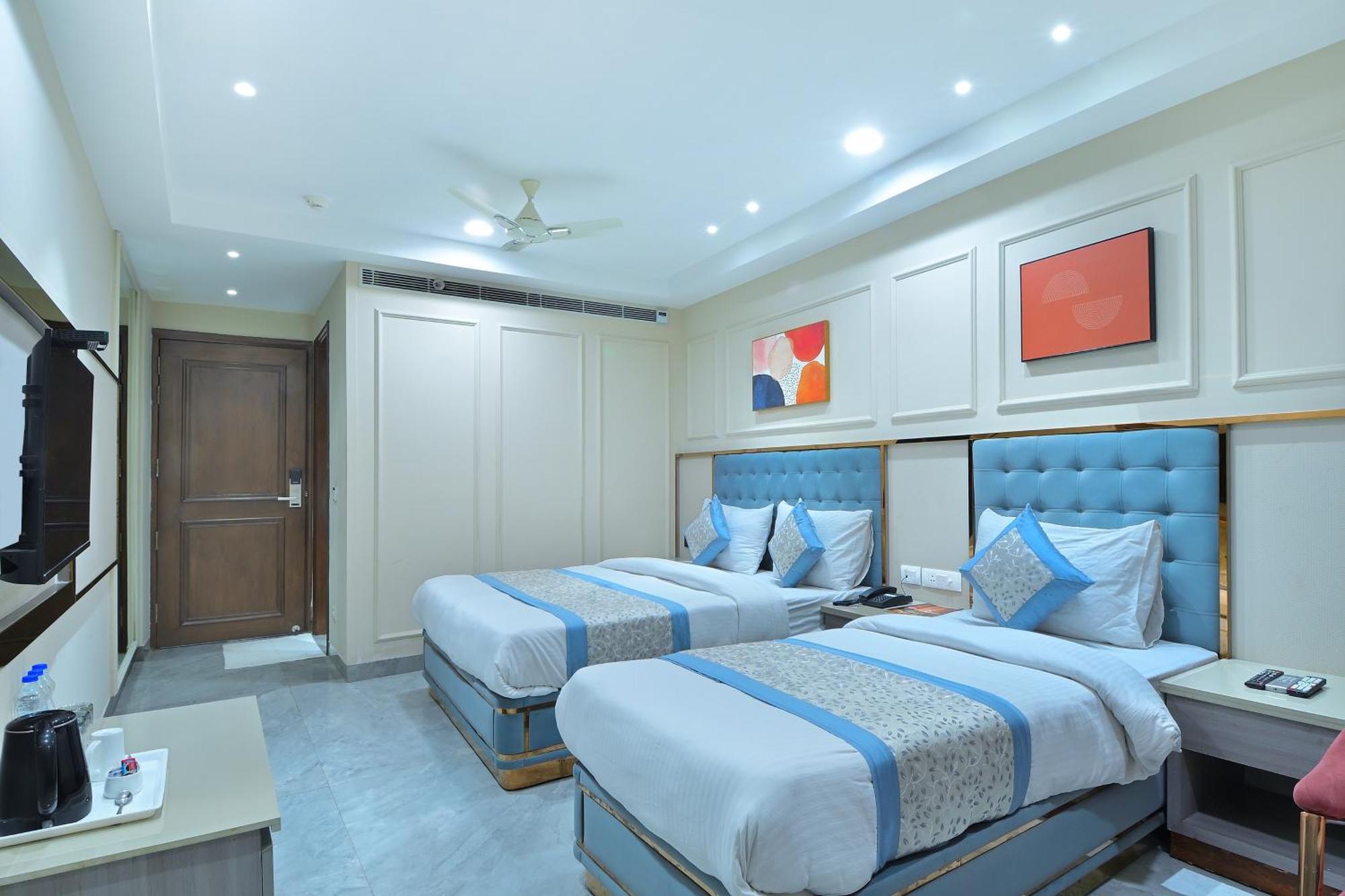 Hotel Sapphire House - 3 Mins Walk From Metro And 5 Mins From Rail Station New Delhi Eksteriør bilde