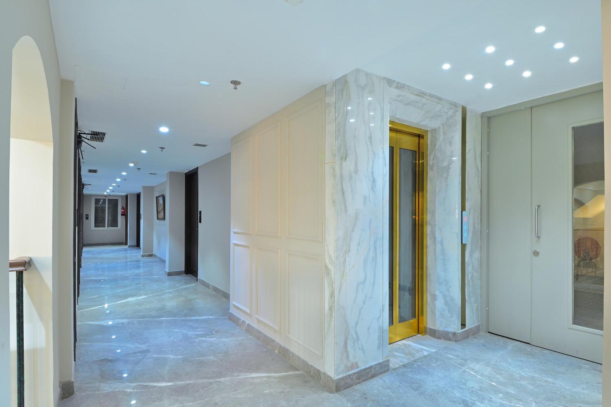 Hotel Sapphire House - 3 Mins Walk From Metro And 5 Mins From Rail Station New Delhi Eksteriør bilde
