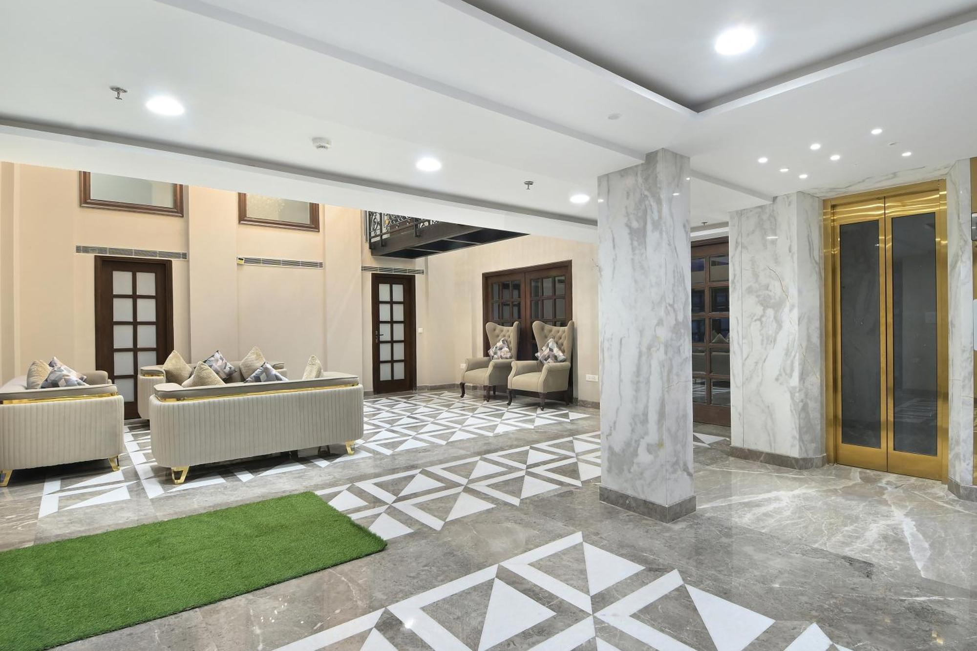Hotel Sapphire House - 3 Mins Walk From Metro And 5 Mins From Rail Station New Delhi Eksteriør bilde